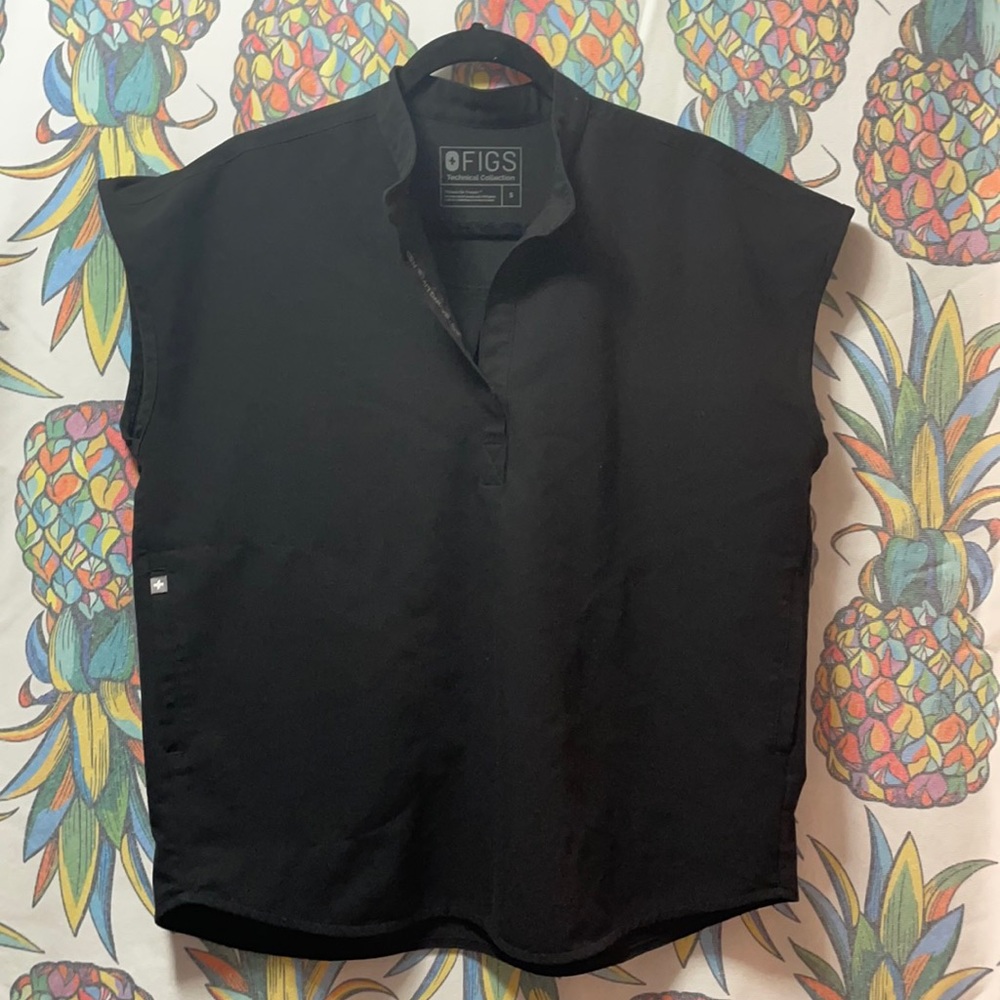 Rafaela Oversized Scrub Top. Size Small. Black.